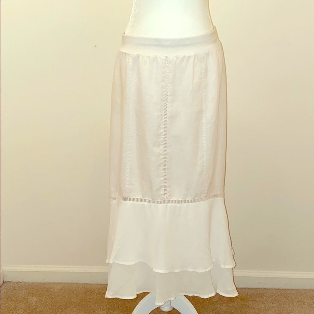 Chico linen/sheer scalloped skirt. Size 2 (L-12)